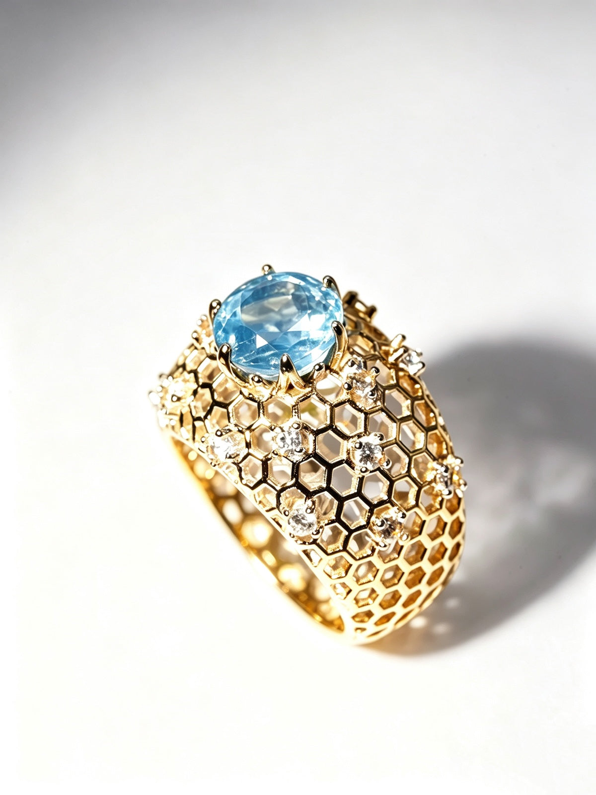 round-aquamarine-gold