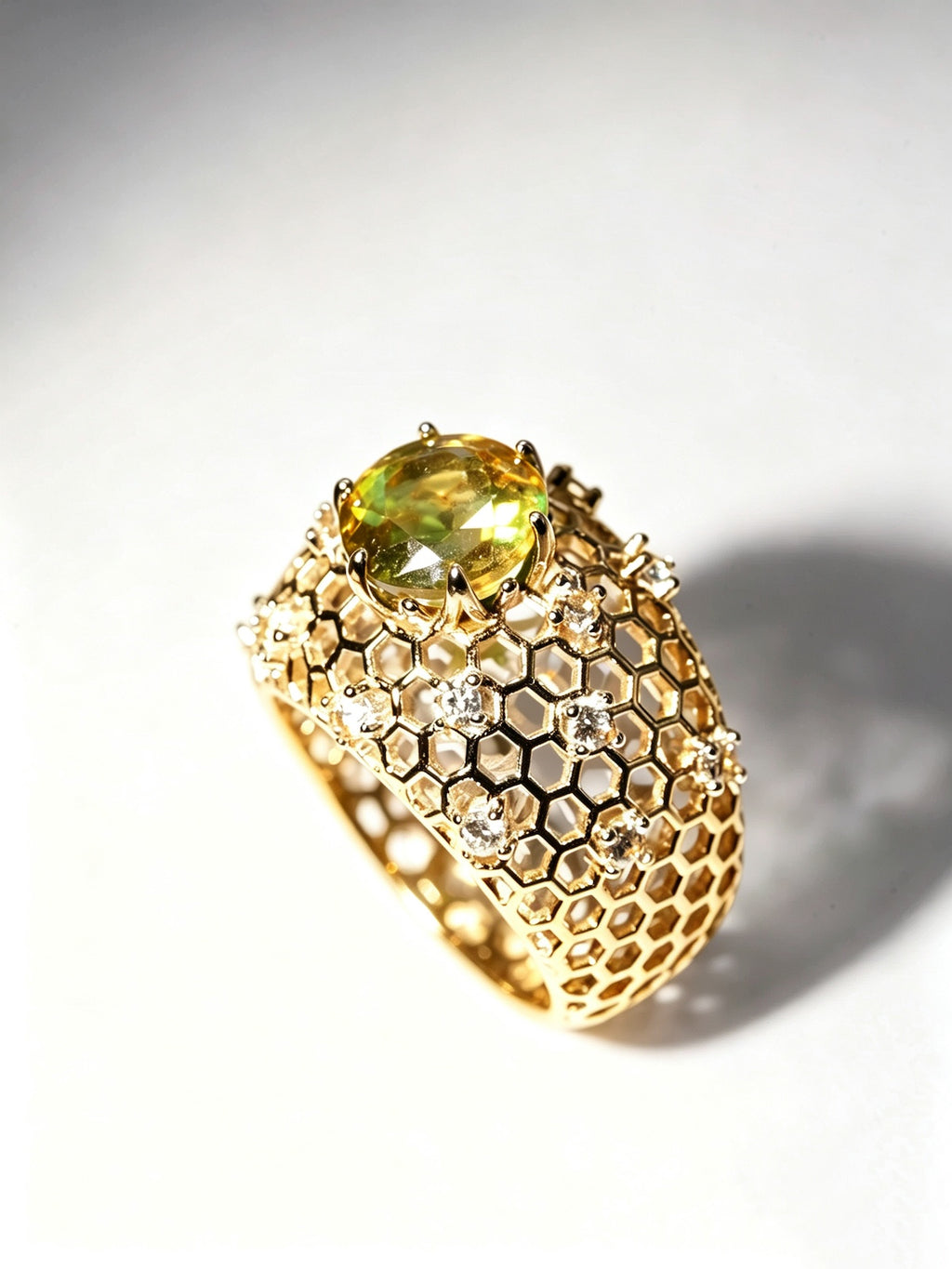 round-chrysoberyl-gold