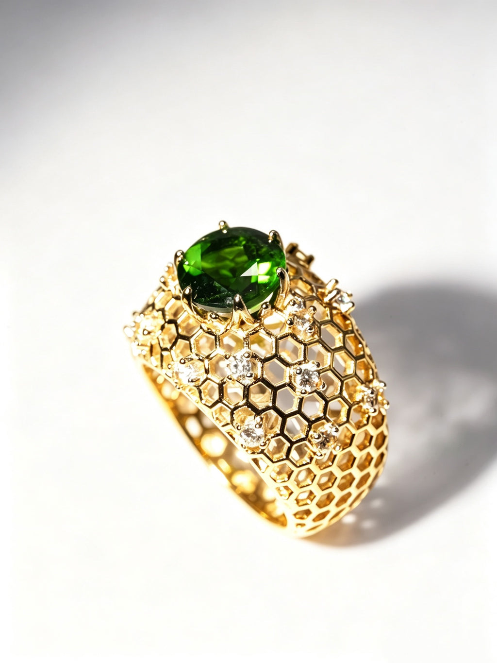 round-emerald-gold