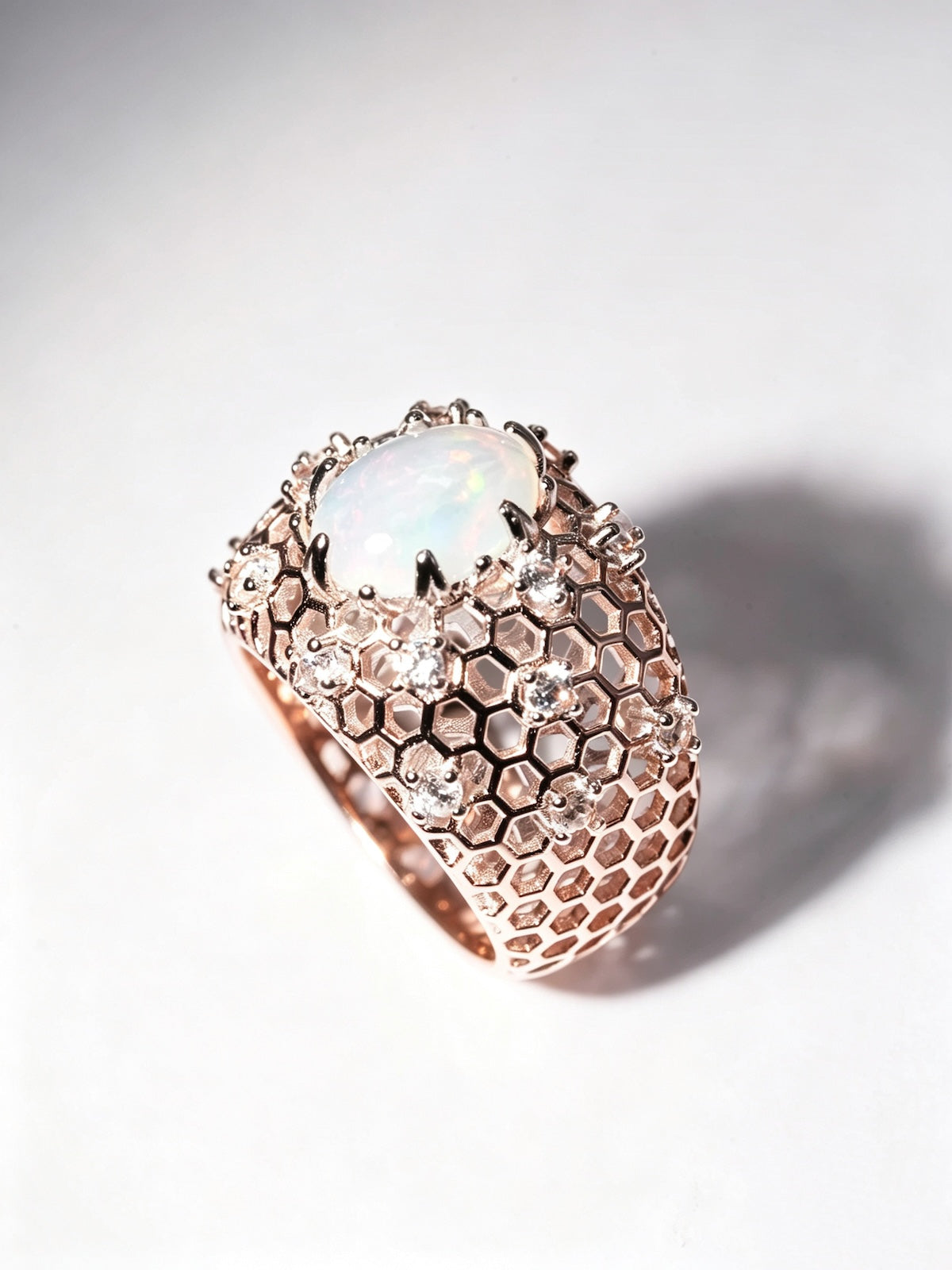 round-opal_white-rose